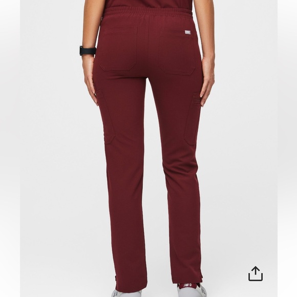 NWT FIGS Yola skinny pant, burgundy size L - Picture 2 of 3